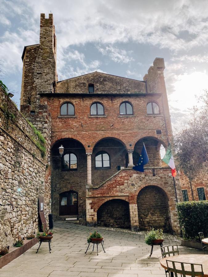 La Casa Nel Castello E Il Giardino Segreto Villa Suvereto Luaran gambar