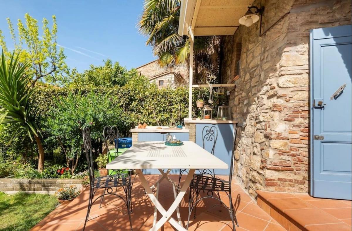La Casa Nel Castello E Il Giardino Segreto Villa Suvereto Luaran gambar